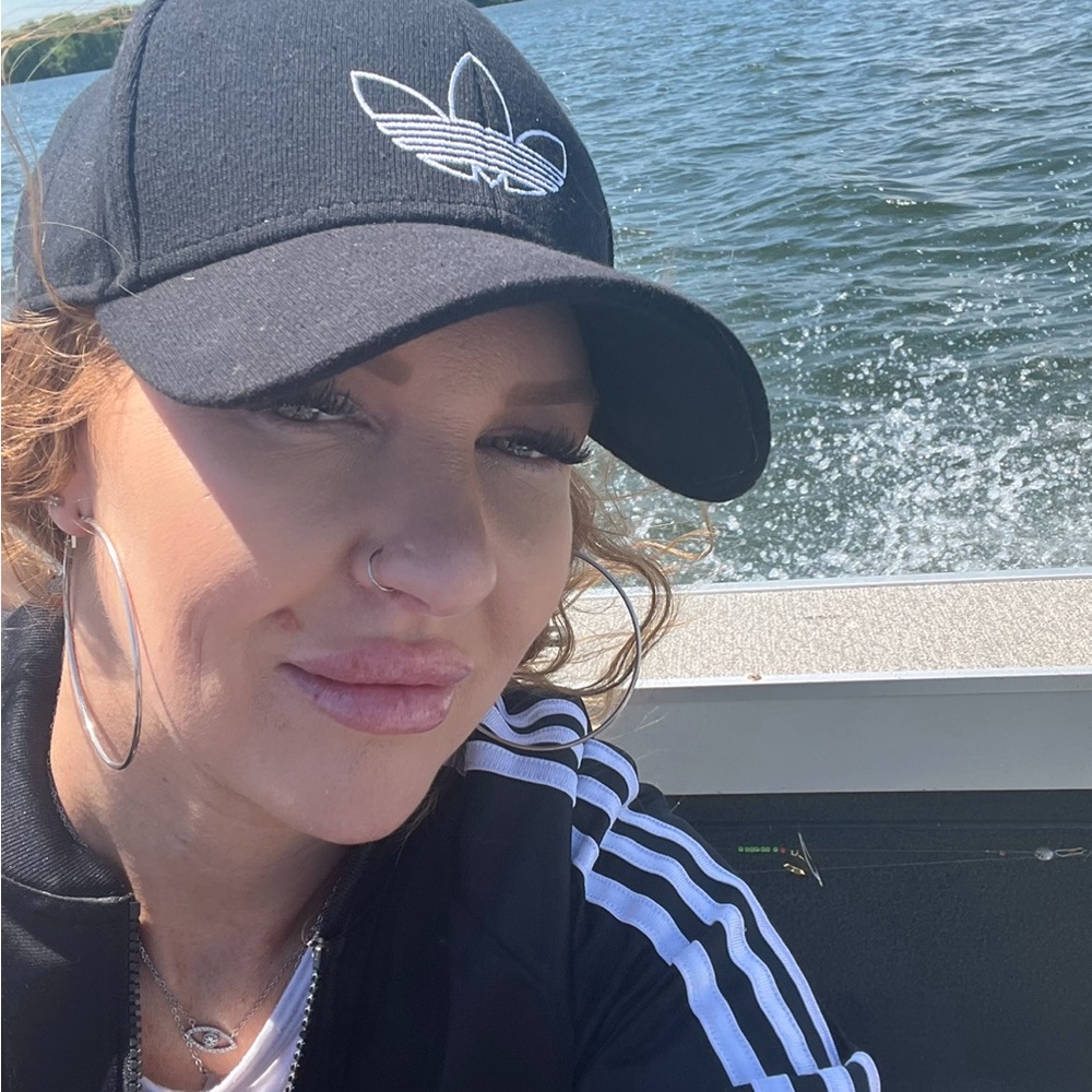 Meet your Posher, Crystal